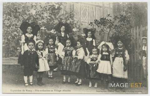 Fête enfantine au Village alsacien (Nancy)